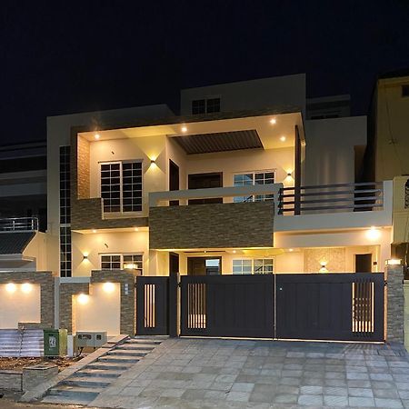 Continental Boutique House Bed and Breakfast Islamabad Buitenkant foto