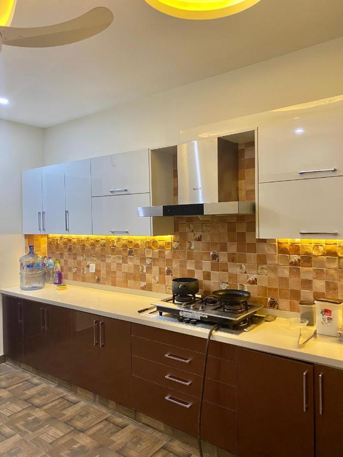 Continental Boutique House Bed and Breakfast Islamabad Buitenkant foto